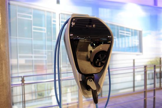 宝马i3改款车型发布 电池容量增至33kWh