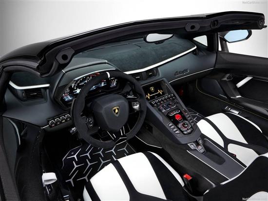 (图为lamborghini aventador svj roadster)作为参考,2019款兰博基尼