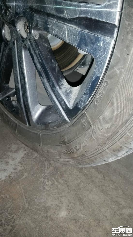 东风标致408固特异轮胎鼓包 爆胎