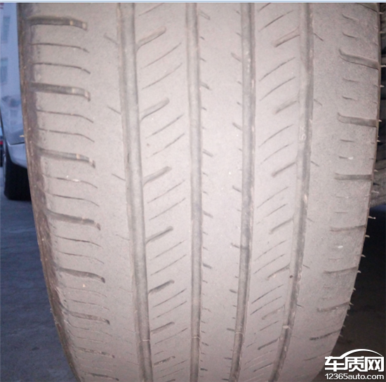 长安悦翔V7前轮威狮轮胎内侧磨损严重-长安乘