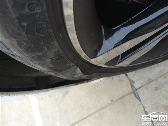 北京奔驰C级普利司通轮胎出现质量问题