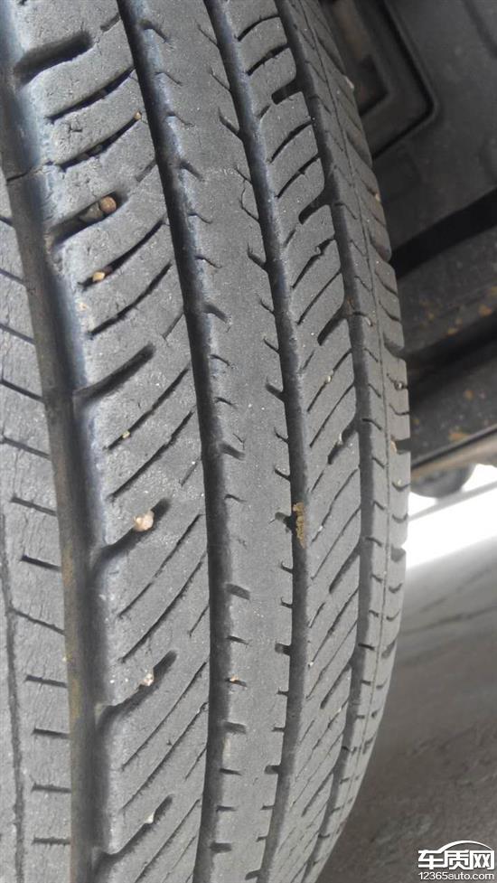 长安悦翔V7威狮轮胎内侧磨损脱皮掉块-长安乘