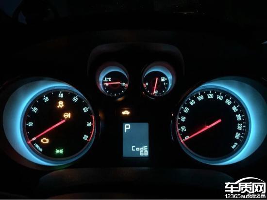 早上起来发动车,经过热车后,挂挡准备出地库,行驶了大概300米后,方向盘锁死,发动机仍在运转,转速为0,防侧滑灯亮,方向盘故障灯亮,故障码code68,通过查看手册显示为方向机故障请立即检修,此时再没有办法的情况下将电瓶负极断开10s,再通电后,车辆正常,坚持开到4s,然后检查说故障码没有了,说没有问题,让我再跑跑,出了问题再说,我担心哪天在路上再出现此情况,会发生意外,麻烦车质网协助,希望能够更换新转向系统,排除一切不安全的可能性。