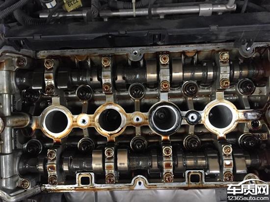 雪佛兰科鲁兹发动机曲轴箱通风阀损坏