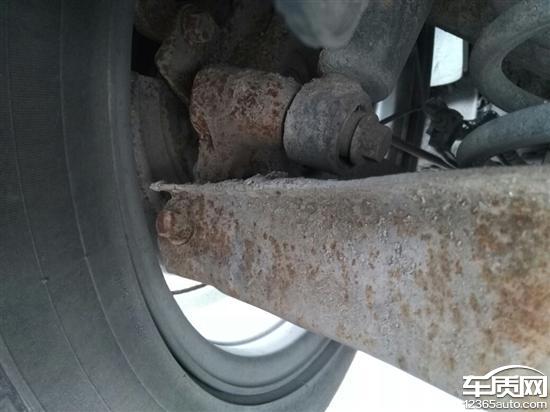 奇瑞a3底盘悬架严重生锈腐蚀