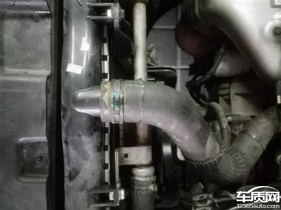 别克凯越水箱水管脱落不能免费索赔更换高清图片