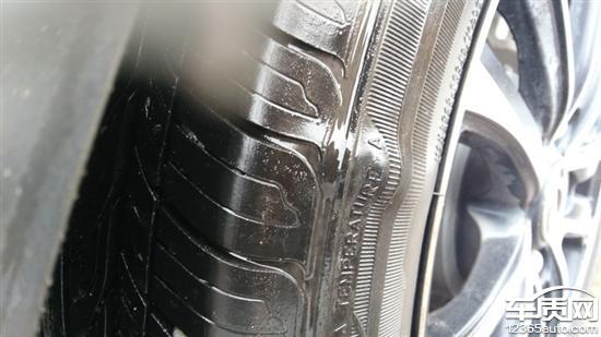 东风风行S500轮胎鼓包 4S店不保修