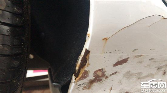 北京现代领动经销商出售库存车 有维修痕迹