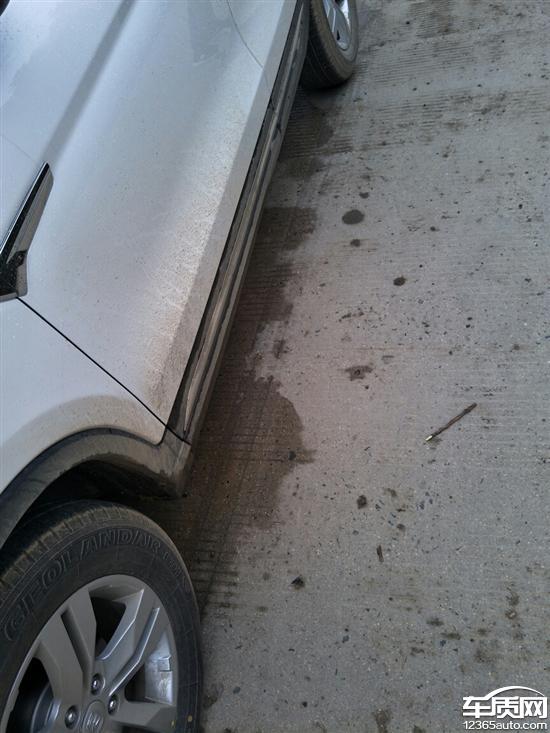 长安cs75行驶中优科豪马轮胎爆裂