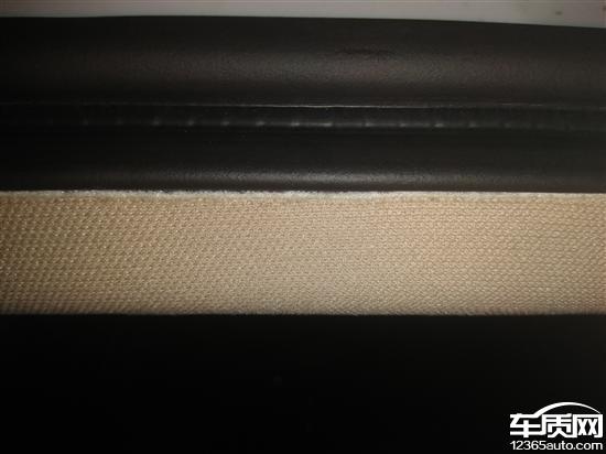 重庆力帆轩朗车内顶棚装配存在瑕疵_-_车质网 重庆力帆轩朗车内顶棚装配存在瑕疵_-_车质网