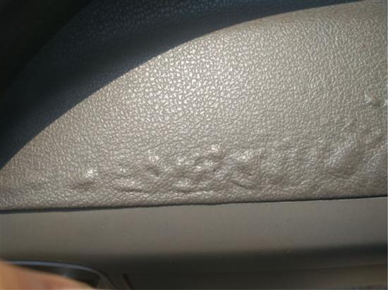 东风日产轩逸中控台起泡售后未解决