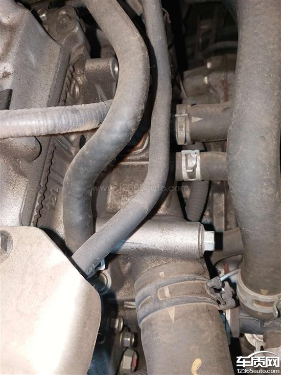 东风日产轩逸发动机渗油严重售后未解决