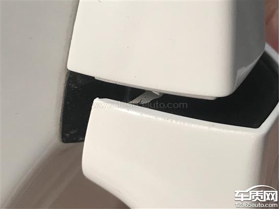 上汽大众凌渡主驾驶门把手有二次喷漆的痕迹_-_车质网 上汽大众凌渡主驾驶门把手有二次喷漆的痕迹_-_车质网