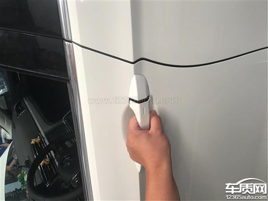 上汽大众凌渡主驾驶门把手有二次喷漆的痕迹_-_车质网 上汽大众凌渡主驾驶门把手有二次喷漆的痕迹_-_车质网