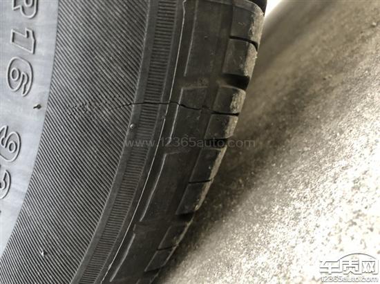 东风标致308玛吉斯轮胎开裂存在质量问题