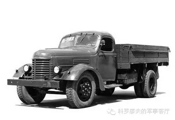 京的人力三轮车:单缸皮带传动的中国第一辆微