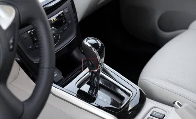 如何开自动挡汽车起步 201812180850593288.jpg