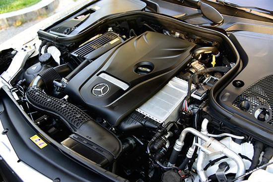 奔驰e300l:靠中国专属与智能甩开对手