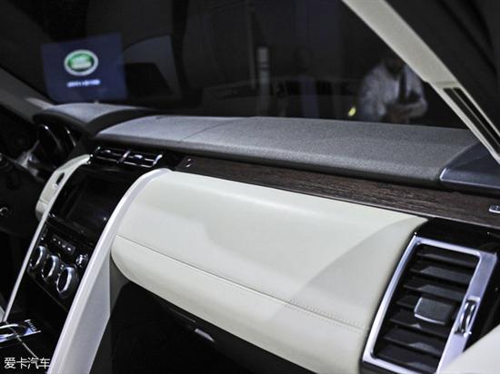 最显眼的改变莫过于由上一代发现圆型改为矩形的空调出风口