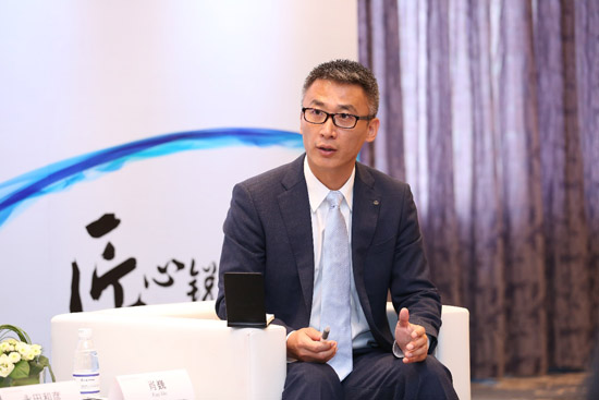 雷克萨斯中国顾客服务地区运营部部长肖巍先生接受媒体采访