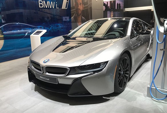 宝马i8 coupe发布 溜背造型动感科幻