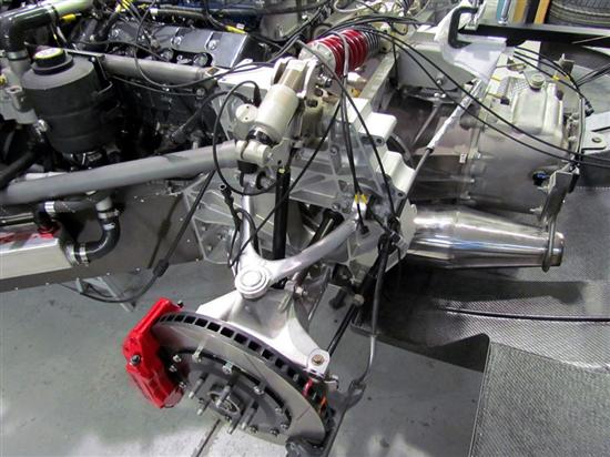 作为一款诞生于赛车上的悬挂系统,推杆悬架可以设计成不同形式类型,而