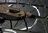 輪胎扎“釘子”該怎么辦？到底要不要拔掉？