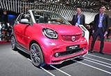 Smart品牌明年起在美專售電動車 引爭議