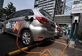 傳統(tǒng)燃油車滑坡 車企搶占新能源汽車風口