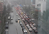給你提個(gè)醒 雨雪天駕駛電動(dòng)汽車應(yīng)該怎么辦