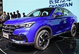 轎跑車身配科技感內(nèi)飾 實(shí)拍長安中型SUV CS85