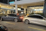 兩臺蔚來自動泊車搶同一個車位：沒有撞