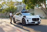 Waymo無人出租車與Serve無人配送車相撞