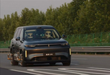 魏牌V9X 221.8km/h双轮同步爆胎挑战成功