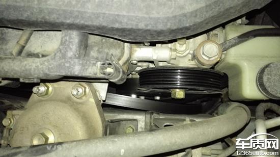 奔腾x80行驶中转向卡滞发动机皮带脱落