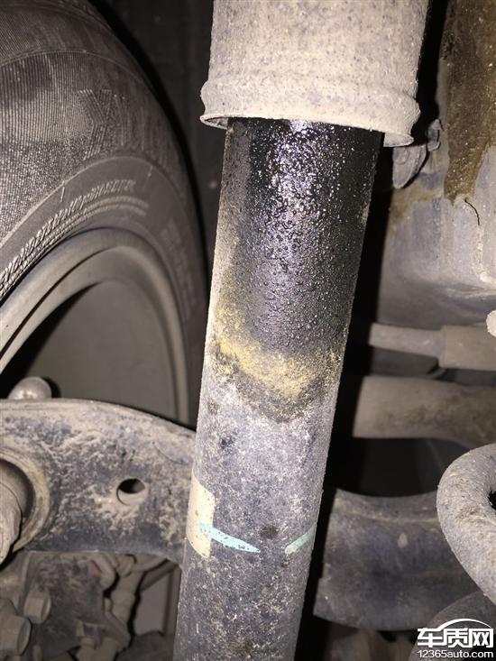 东风本田思域减震器漏油厂家处理不当