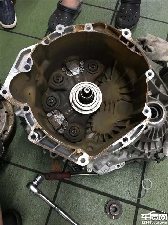 长安福特翼搏变速箱故障灯亮无倒挡