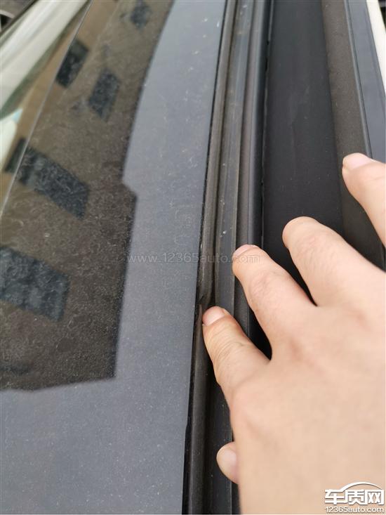 上汽大众凌渡天窗密封胶条老化前悬挂异响