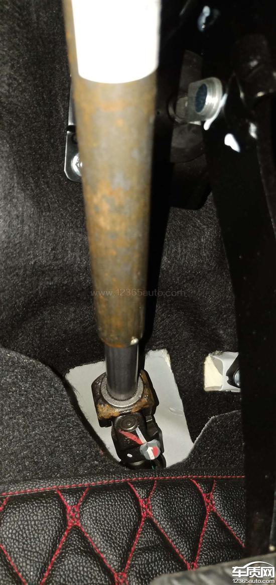 广汽传祺gs4新车转向十字轴生锈严重