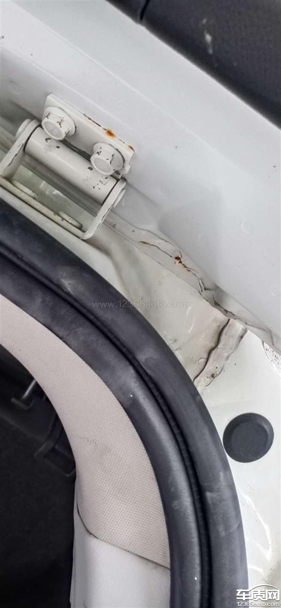 捷途x70车身维修事故后出现生锈现象