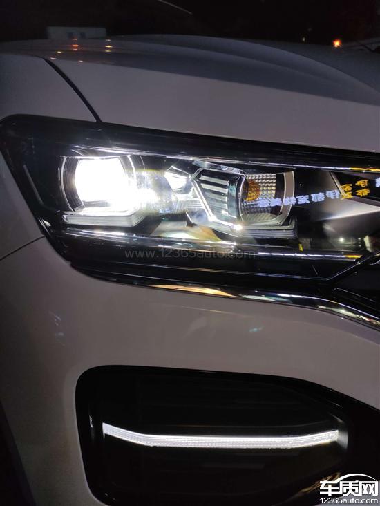 一汽大众探岳大灯灯罩内部发白影响照明