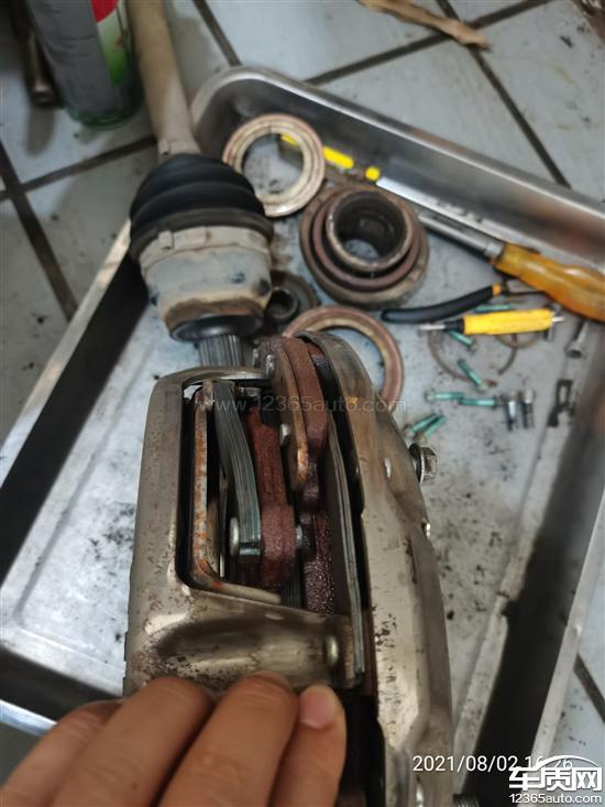 长安福特福克斯变速箱生锈要求免费维修
