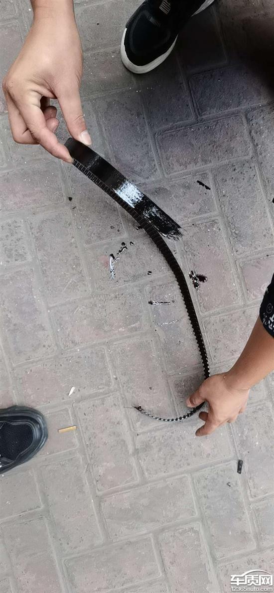 长安福特福睿斯正时皮带断裂导致发动机损坏