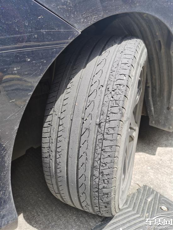东风本田享域四条优科豪马轮胎掉皮严重