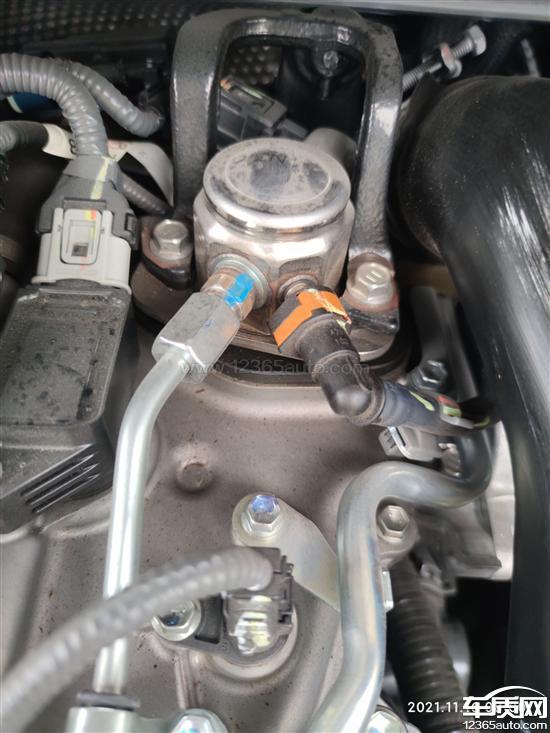 一汽丰田卡罗拉高压燃油泵有漏油痕迹