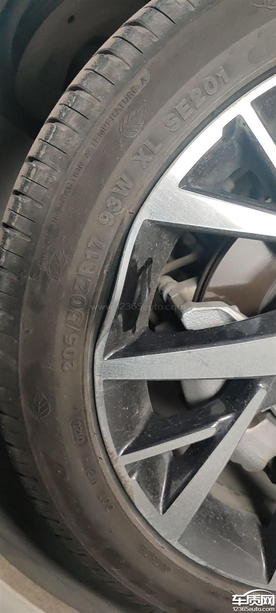 东风风神奕炫轮毂变形开裂无法行驶