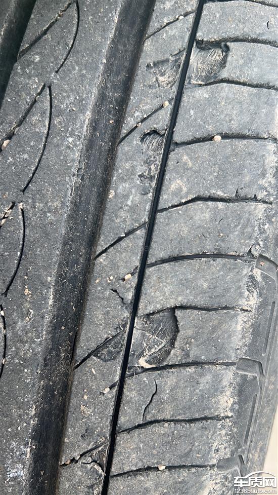 东风本田思域优科豪马轮胎掉块起皮