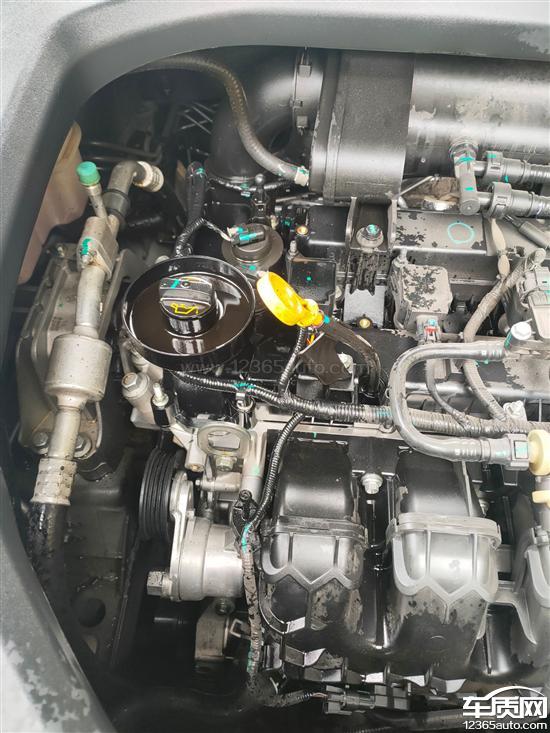 江铃福特领裕发动机漏油导致皮带断裂