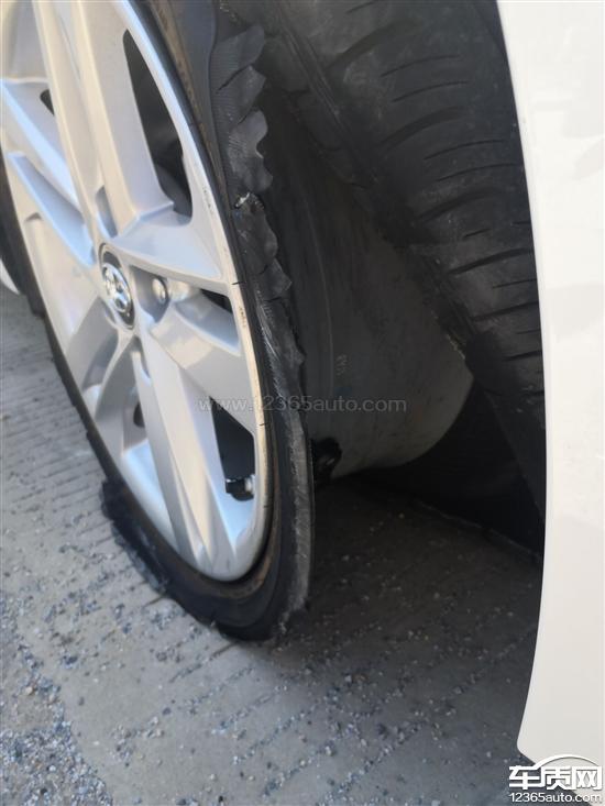广汽丰田雷凌新车优科豪马轮胎爆胎