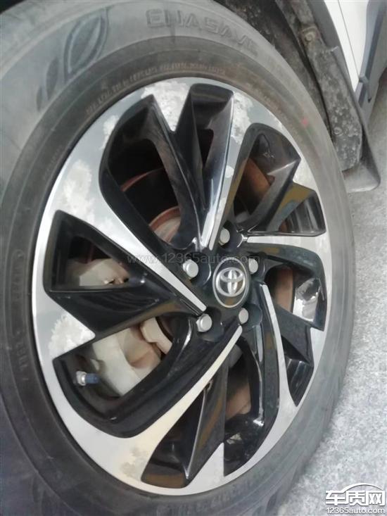一汽丰田奕泽izoa轮毂和底盘多处锈蚀